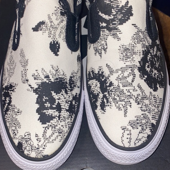 Black and white slip on Converse - Picture 2 of 5